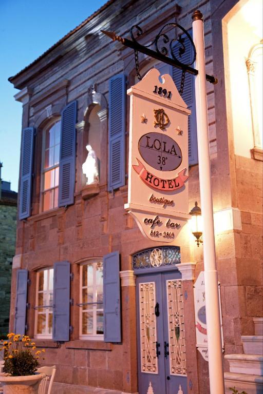 Lola 38 Hotel フォチャ エクステリア 写真